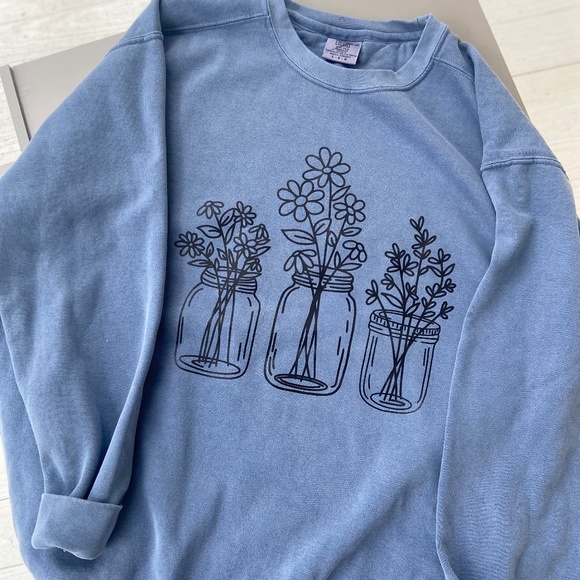 Sweaters - Flower sweatshirt